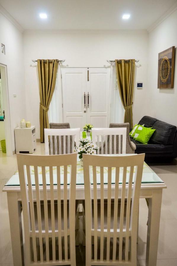 Omah Melati - Vacation Home Solo Εξωτερικό φωτογραφία
