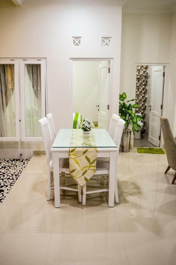 Omah Melati - Vacation Home Solo Εξωτερικό φωτογραφία